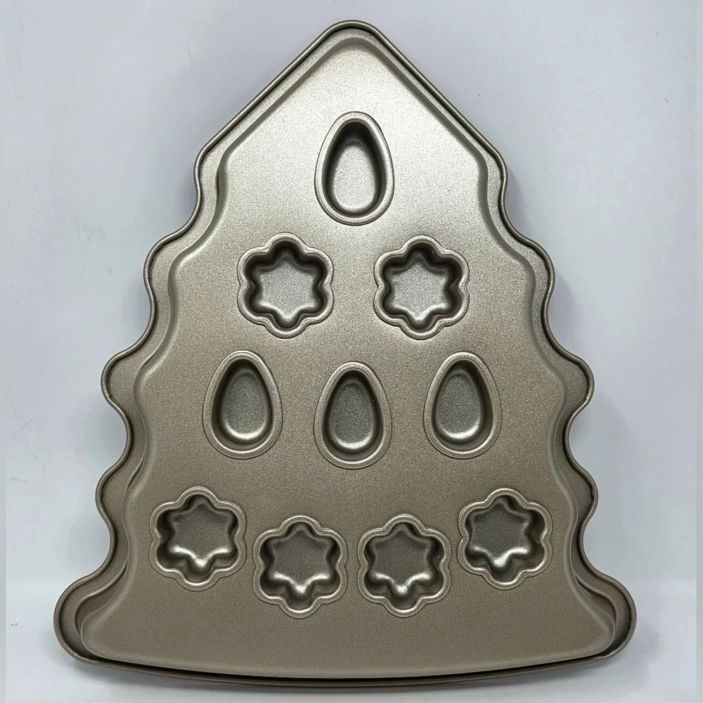 Celebrate It Christmas Tree Non-Stick Baking Pan 14